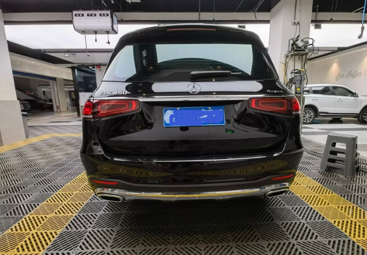 小伙花139万买奔驰GLS450，更换AMG套件，迈巴赫GLS车主直言内行