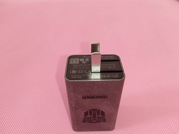 三口同发皆快充-努比亚氘锋 65W氮化镓充电器评测