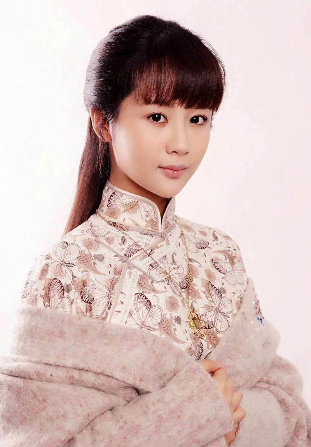 杨紫，25张精美的照片