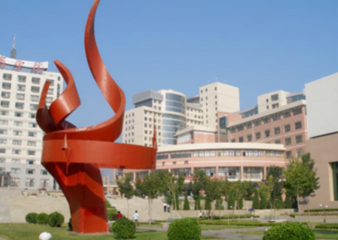 适合文科生报考的大学，未来发展前景好，学文的学生要了解