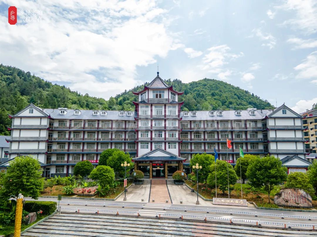 恩施美爆了！带上家人住进大山深处的避暑房，追寻这场夏日景色吧