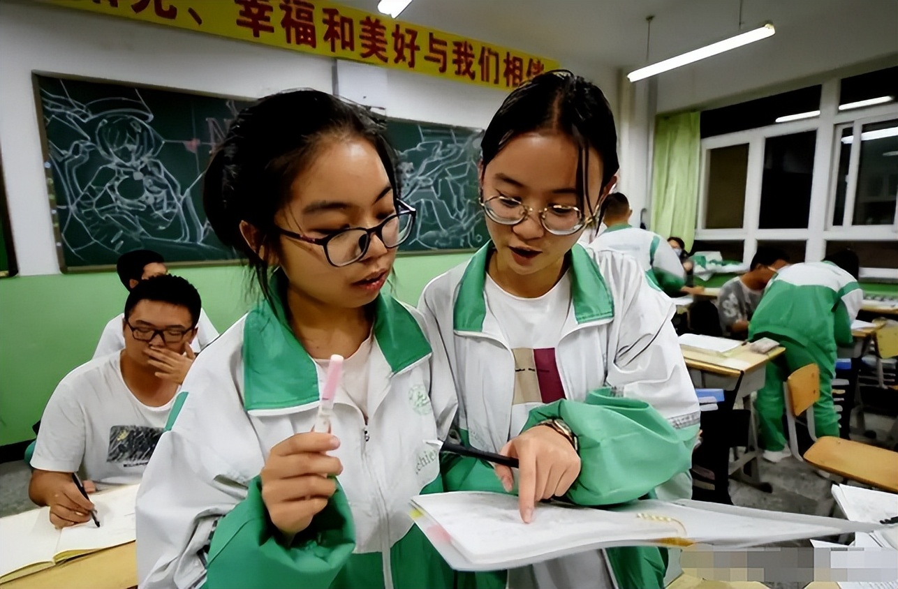 文科录取分数线高于理科，拿高分也比理科难，对文科生公平吗？