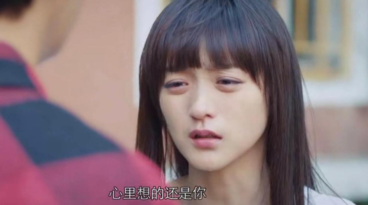 “网瘾女星”何泓姗：为了买皮肤才接戏，曾在演技上胜过倪妮