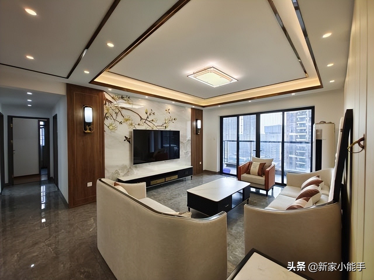他家116平新中式风格，全屋文雅又大气，进屋就被入户玄关迷住
