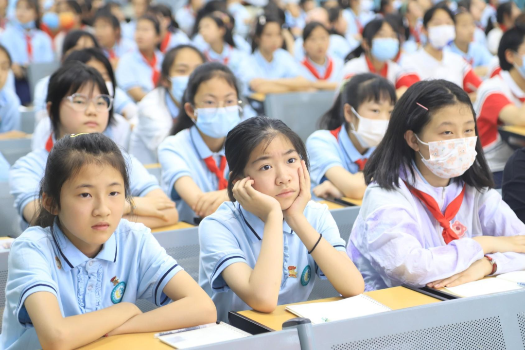 关爱自我·向阳启航——四川天府新区南湖小学心理健康月活动掠影