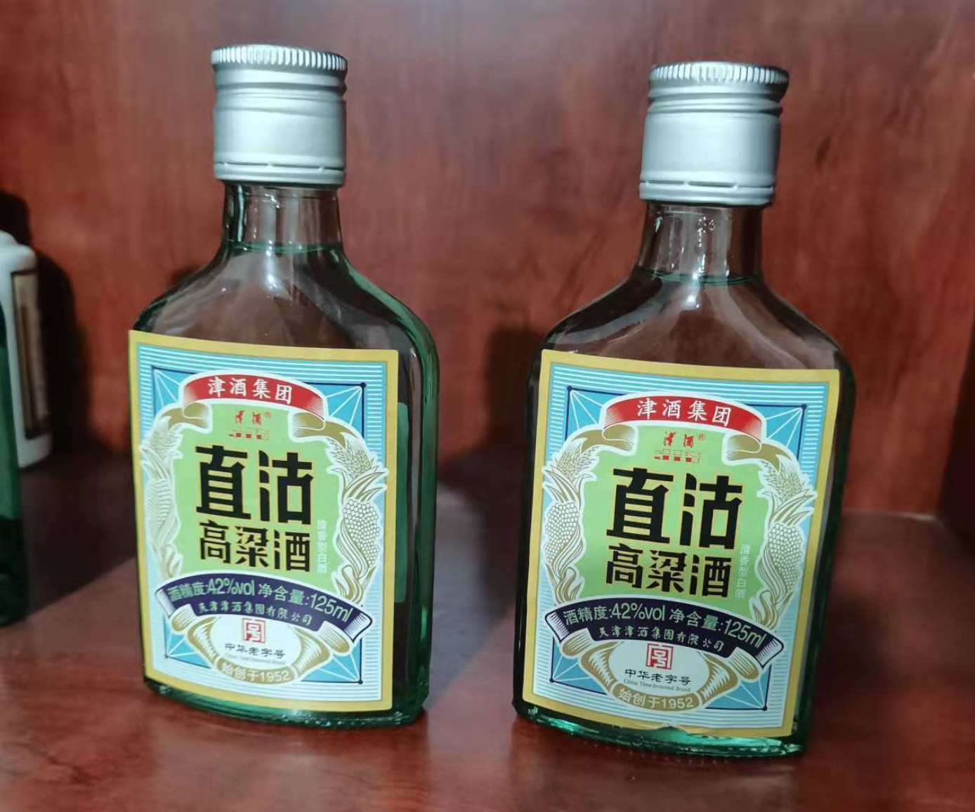 "津酒"是目前白酒市场上最大的白酒品牌,直沽高粱酒是其中一款白酒.