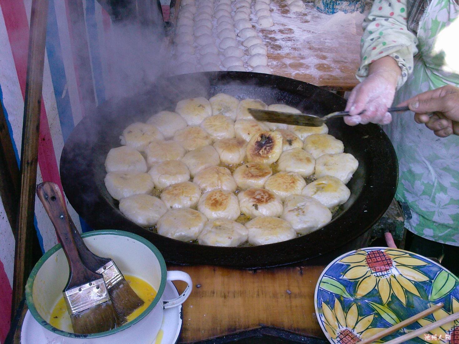 来源:食上百味办公室正在热火朝天探讨美食,而我不经意的点开美食网页