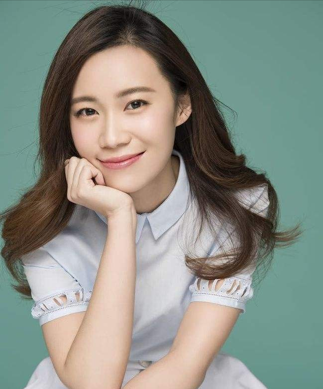 有人选择在娱乐圈硬混，有人选择保家卫国，同是星二代差距还挺大