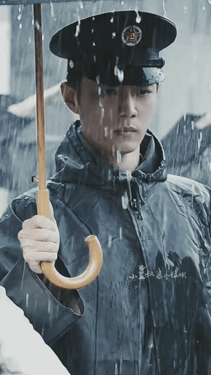 肖战他可真帅啊,帅到没边呀,这身材比例可太完美了