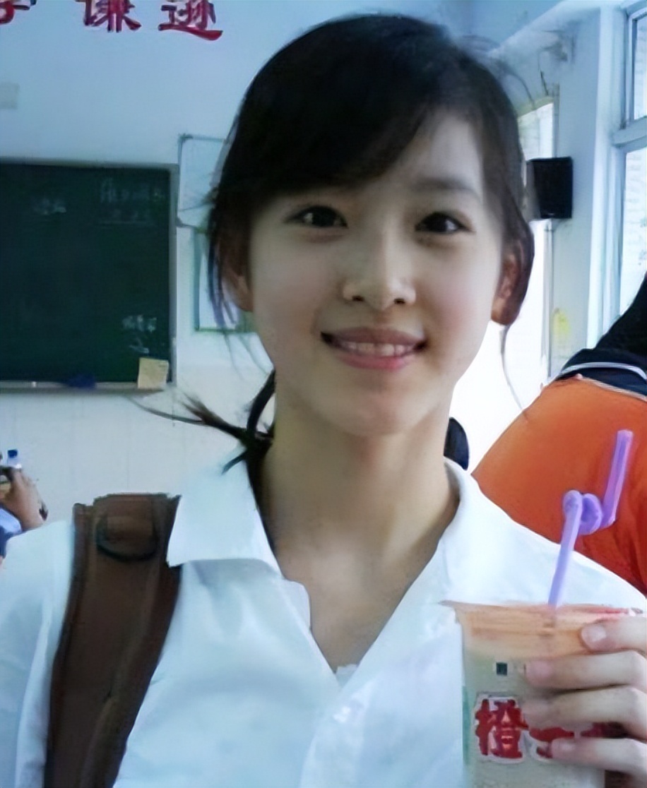 章泽天，嫁给刘强东7年，她的聪明让人刮目相看