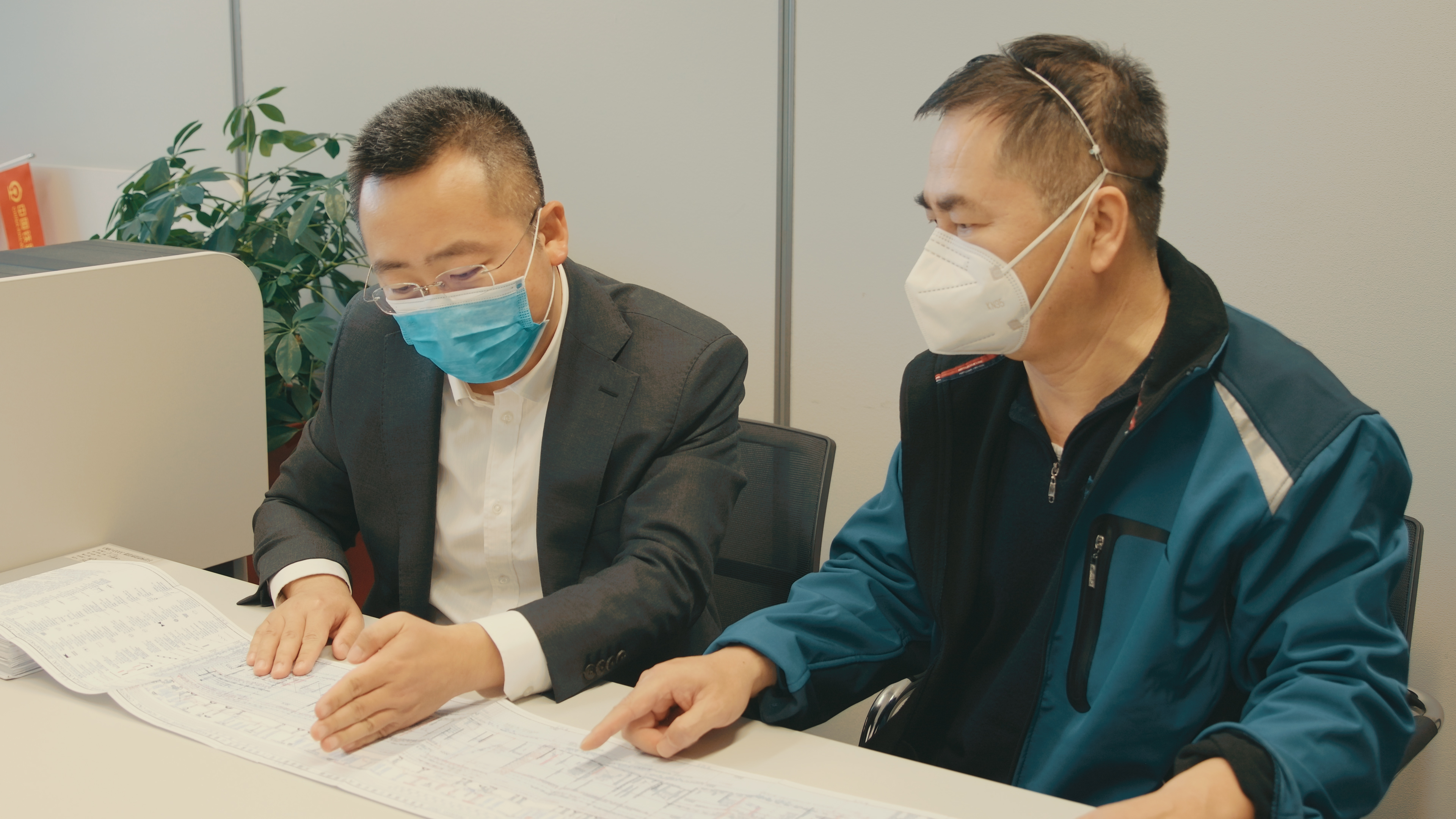 齐丰然：两鬓染霜为了匈塞铁路通车