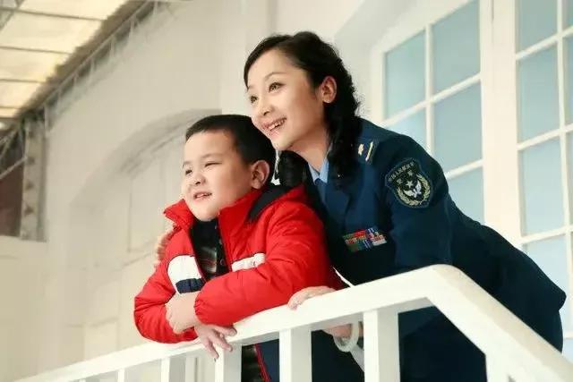 演员王新军：成名后抛妻弃子，把秦海璐宠成宝，前妻火了他却糊了