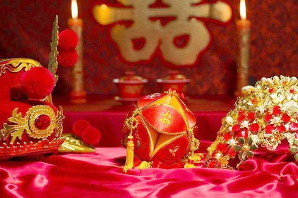 苏轼作千古名篇《春宵》，劝人珍惜良辰美景，结果首句就被用污了