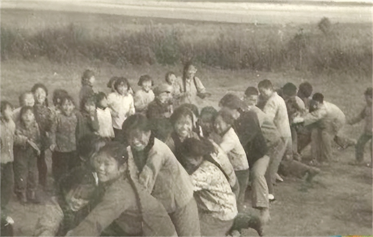 1972年，17岁长沙女知青赴湘西农村插队，5年后回城是俩孩子的妈