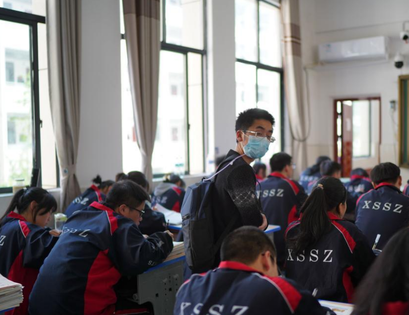 新课程改革下教师角色的十大转变与成长挑战