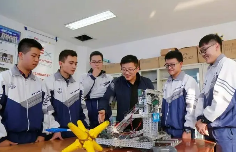 高考状元和竞赛保送，同样都是难得的人才，但差别却不是一星半点