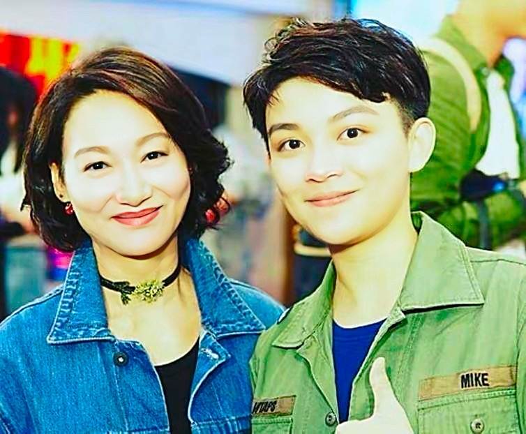 TVB人气女星晒与女友合照！患免疫系统疾病，被断言30岁就坐轮椅