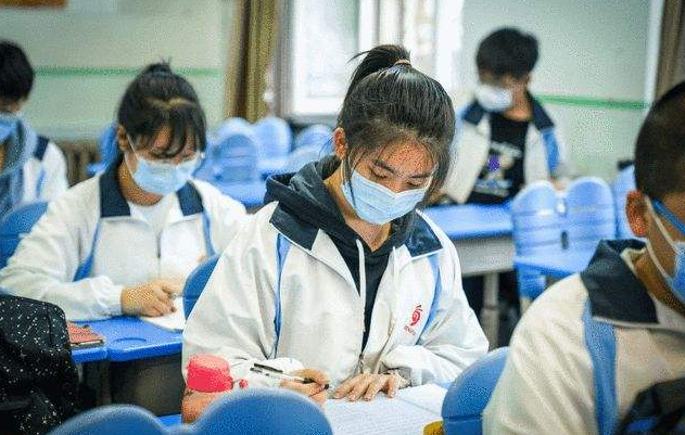 新高考“3+1+2”模式后，物理被成功捞上岸，这两科地位却很尴尬