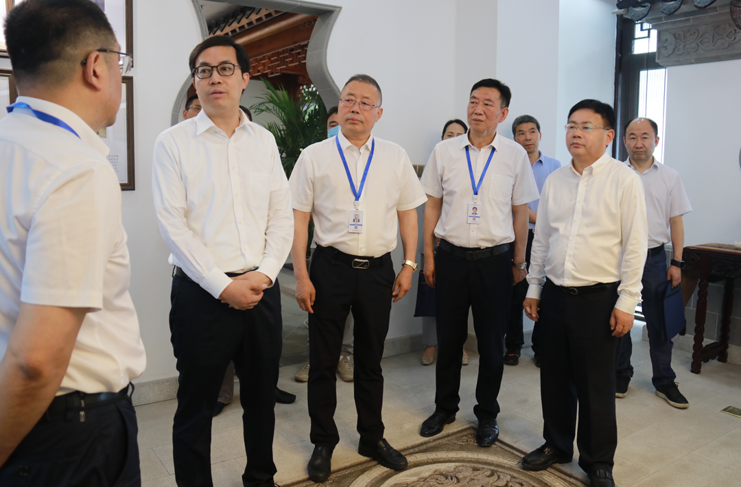 聚焦香山帮技艺传承发展，苏州市副市长一行调研江苏乾宝集团