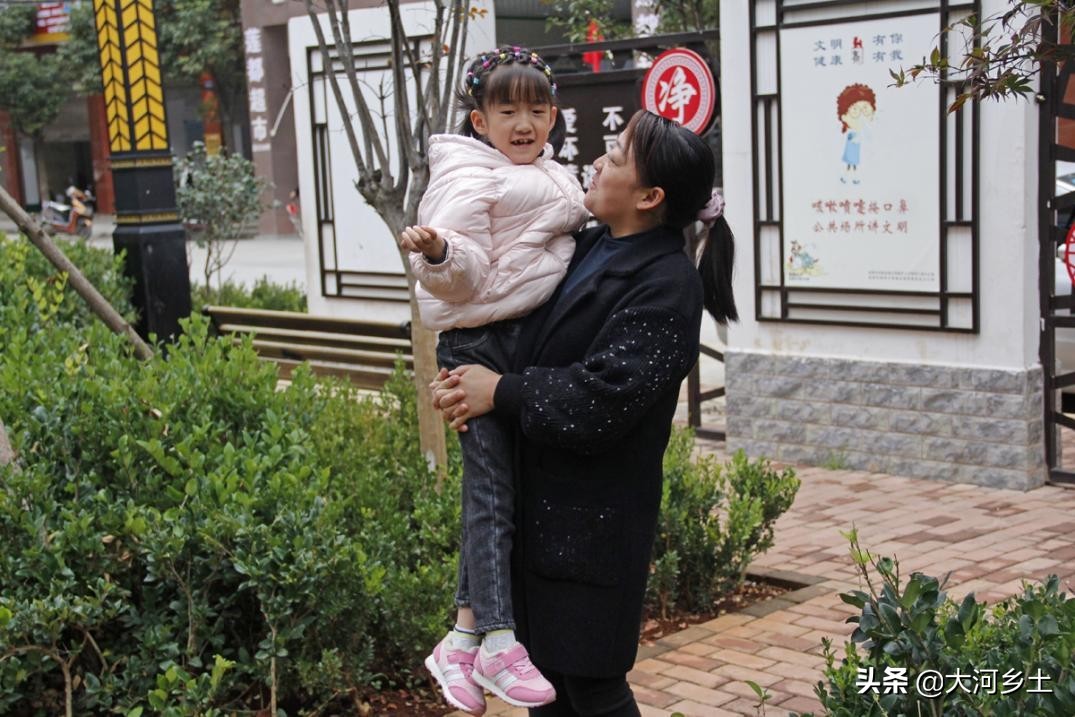 女孩半岁确诊重病，6岁时看见蛋糕突然开口说话，妈妈喜极而泣