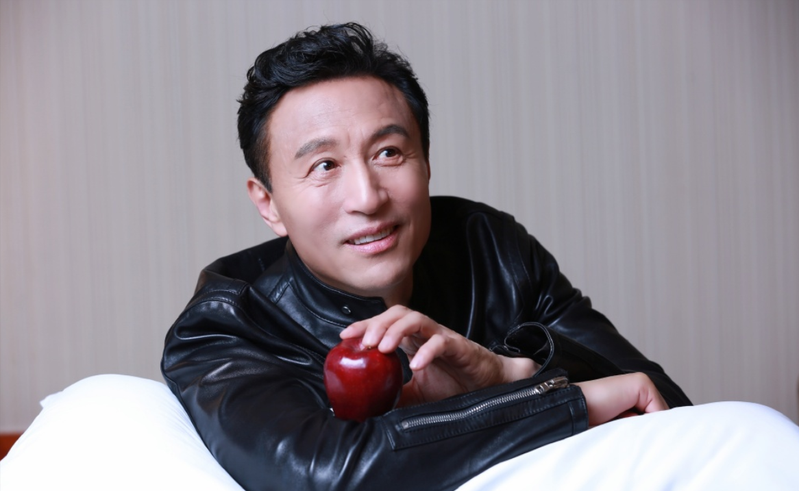 王洛勇：妻子推亮了我的一片天，我们有一双儿女，我会爱她一辈子