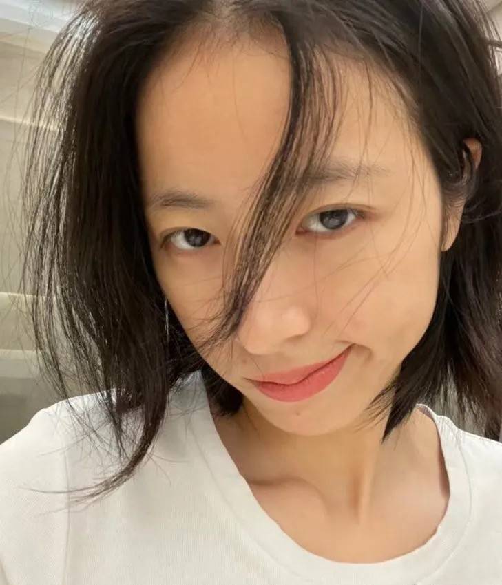 女人开始变老的5个迹象，尤其25岁以上最明显，超过2个就要注意了