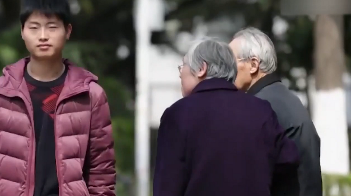 2017年84岁南京高校教授找到失联23年的学霸儿子，儿子却拒绝见面