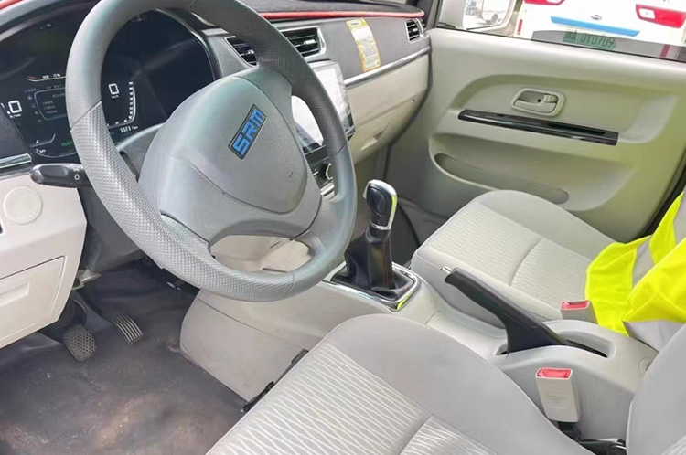 华晨鑫源电动车x30lev，充满电只需40分钟