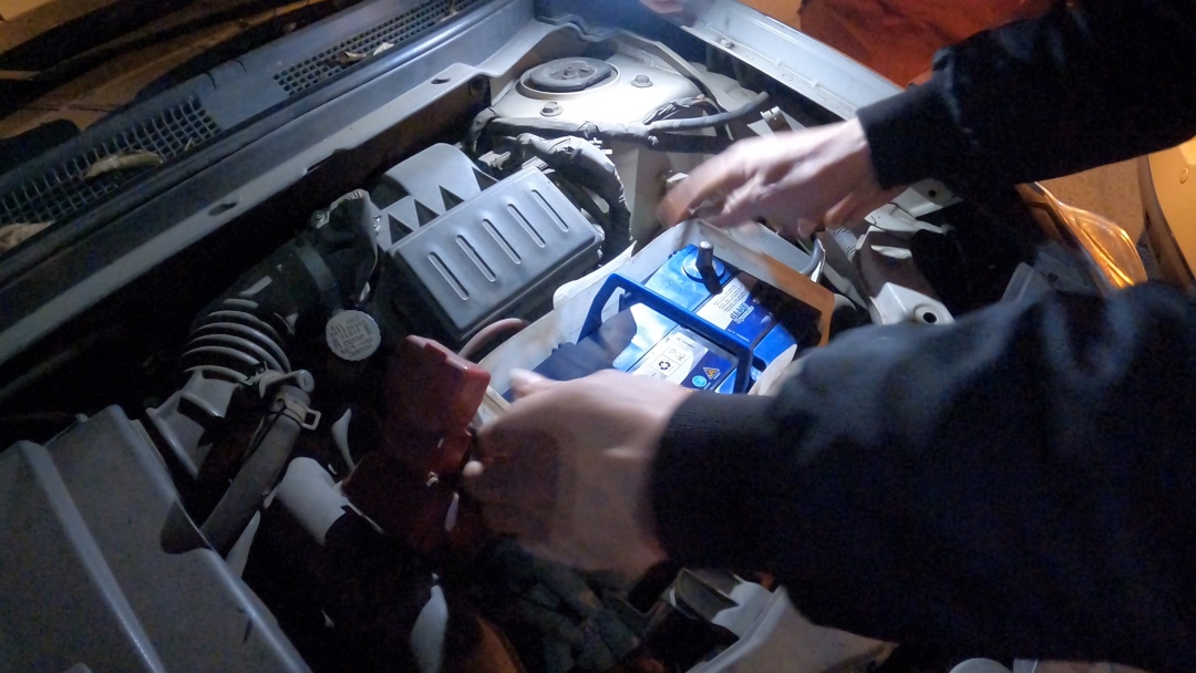 車子換電瓶，自己購買電瓶需要注意這幾點，不怕被坑還能省錢