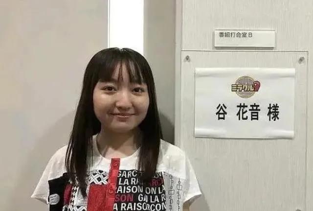 “国民女儿”到圆脸大姐？这4位童星“长残”，长大前后判若两人