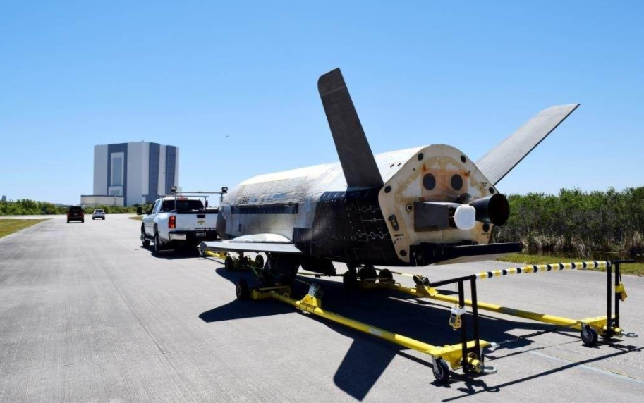 飞机起飞速度多少公里(美国x-37b空天飞机有多可怕?