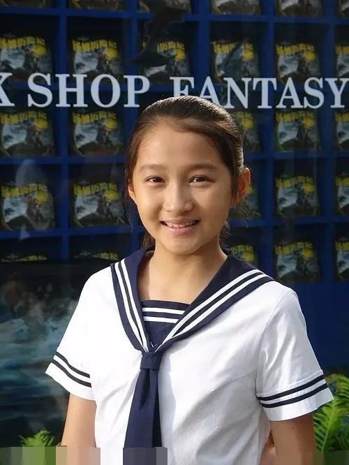 國民閨女關曉彤，人生一路開掛，愛情事業雙豐收