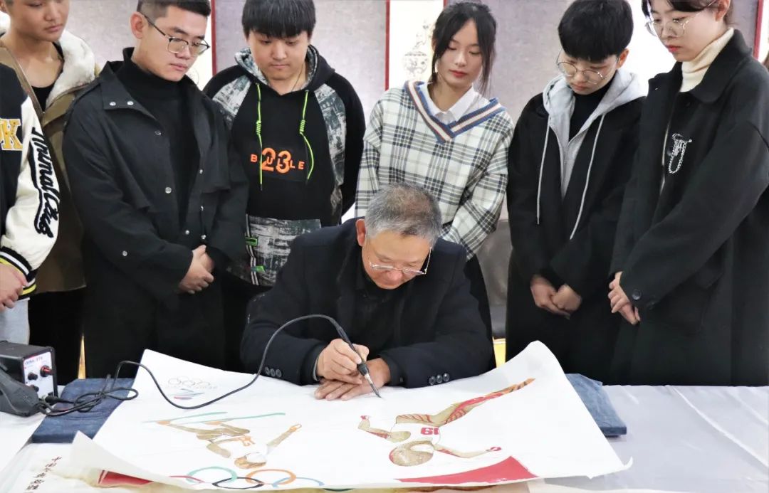 「沧州非遗」沧州交通学院被确定为韩宝菊剪纸艺术教育基地