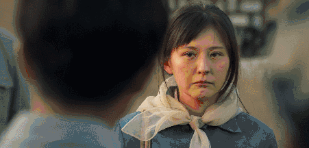 同样演农村姑娘，把赵丽颖、童瑶和热依扎放在一起，就看出差距了