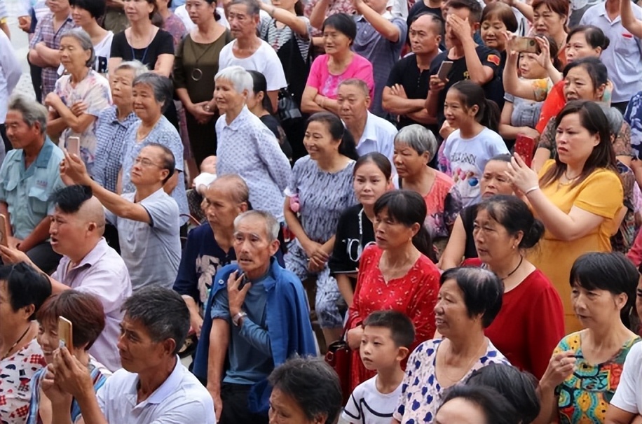 没有无缘无故的不满!