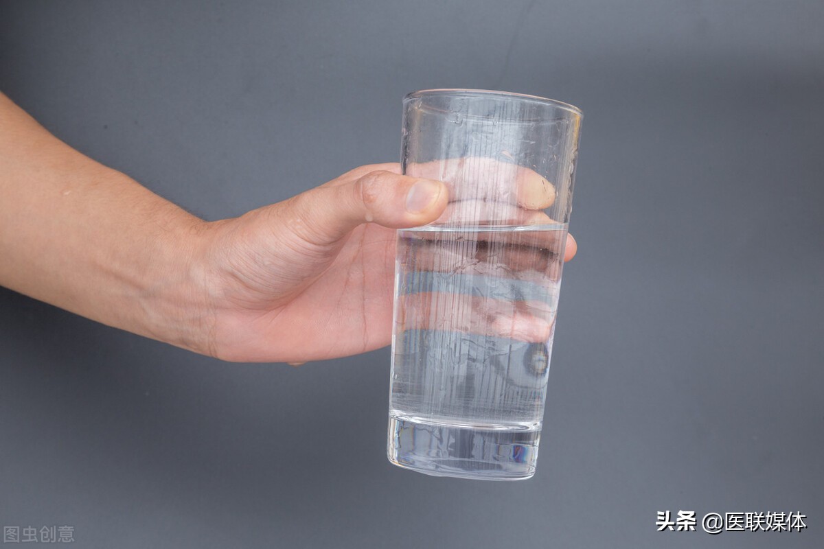 劝你别再乱喝水！为了身体健康，注意这3点