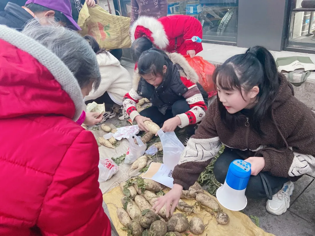 「城南小学•德育工作」小基地大收获 劳动实践快乐多