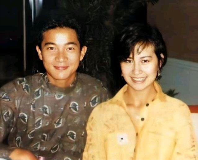 1991年,陳百強含淚參加何超瓊和許晉亨的婚禮,2年後遺憾離世