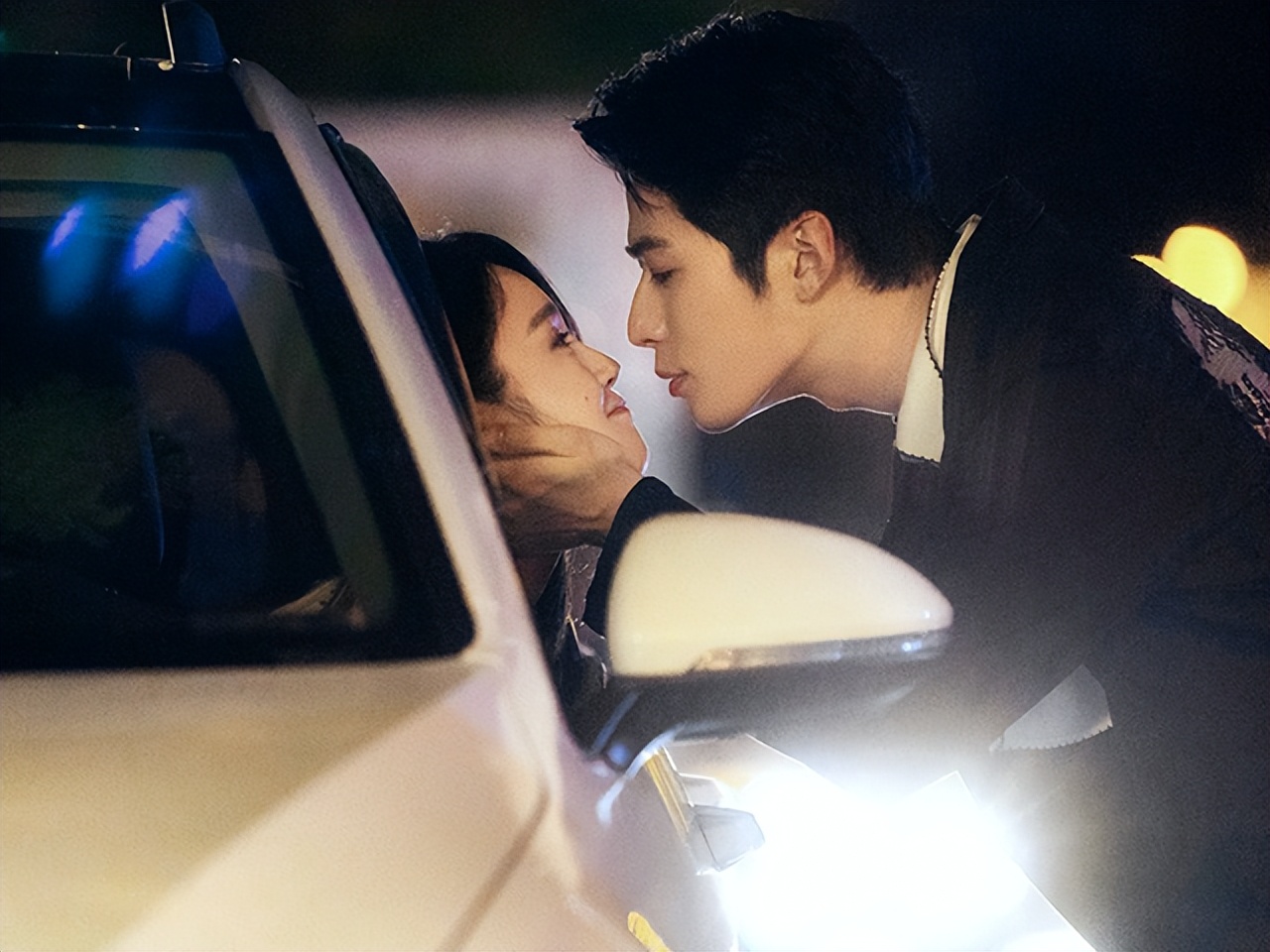 陈学冬张佳宁上百场吻戏，导演大喊再激烈点！嘴唇红肿也不能停