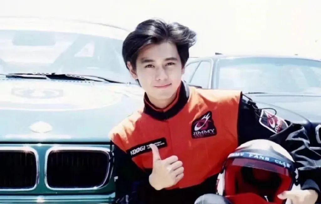 林志颖车祸毁容需重建，哥哥随时准备献血，特斯拉风评直线下滑