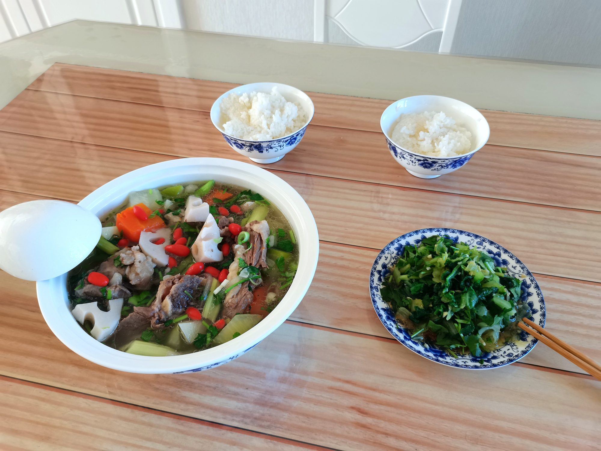夫妻两人都满意的午饭，每次馋了就这样吃，一次炖一盆真香