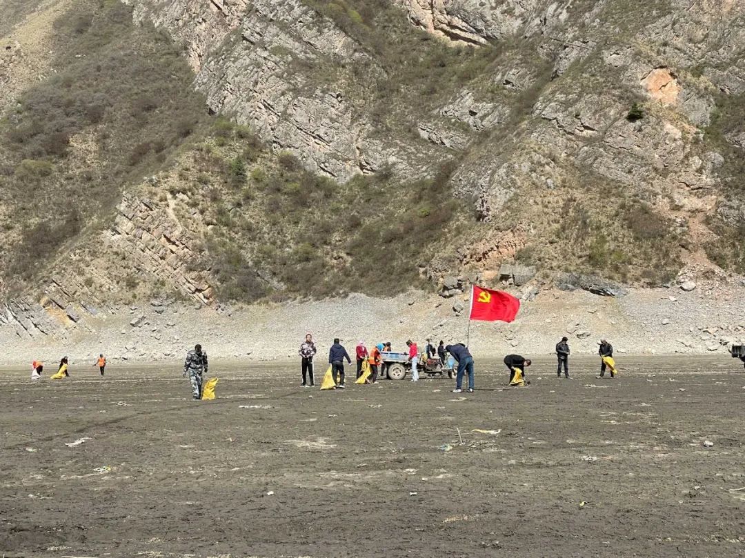 临潭县干部群众积极投身全面推进黄河流域生态保护和高质量发展主题实践活动