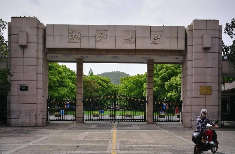 世界大学工科排名出炉，新加坡国立大学排第五，浙江大学深藏不露