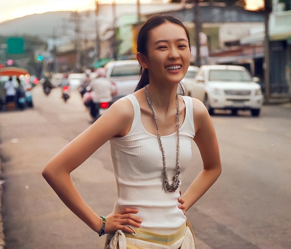 “嫁人即翻身”的童瑤：比她大17歲的老公王冉，到底有多牛？
