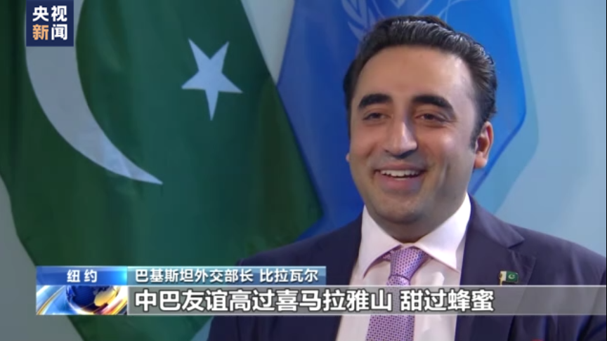联大多国代表与中国代表握手(中国赢4个好消息)