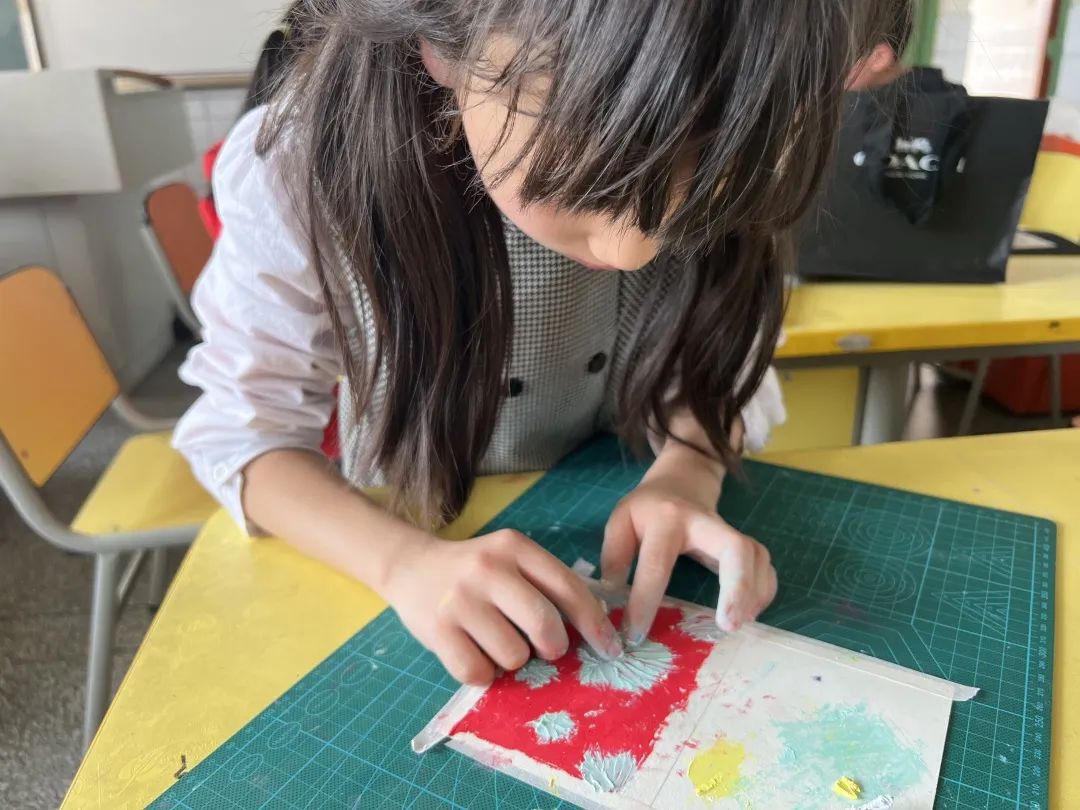 周末托管 彩绘童心｜双流区九江小学彩绘童心社团开展得有声有色