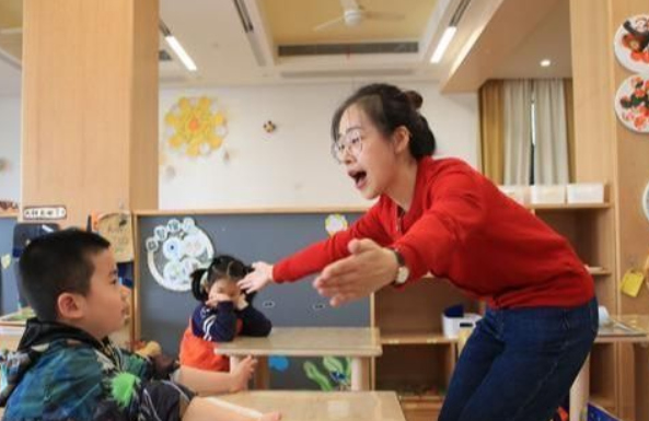 幼儿园天价学费单曝光，不少家长发愁：这是勒紧裤腰带挤出来的钱