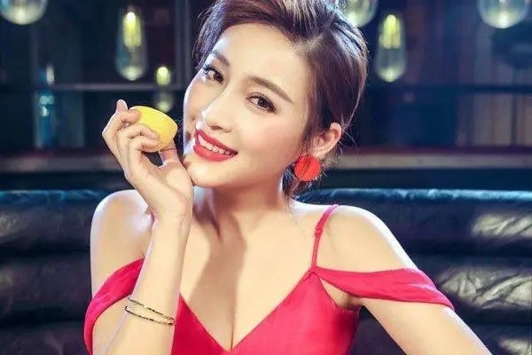 “古装神颜”甘婷婷：被誉为“最美潘金莲”，如今36岁依然单身