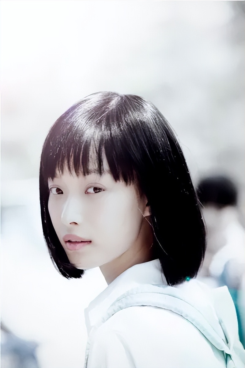 “网瘾女星”何泓姗：为了买皮肤才接戏，曾在演技上胜过倪妮