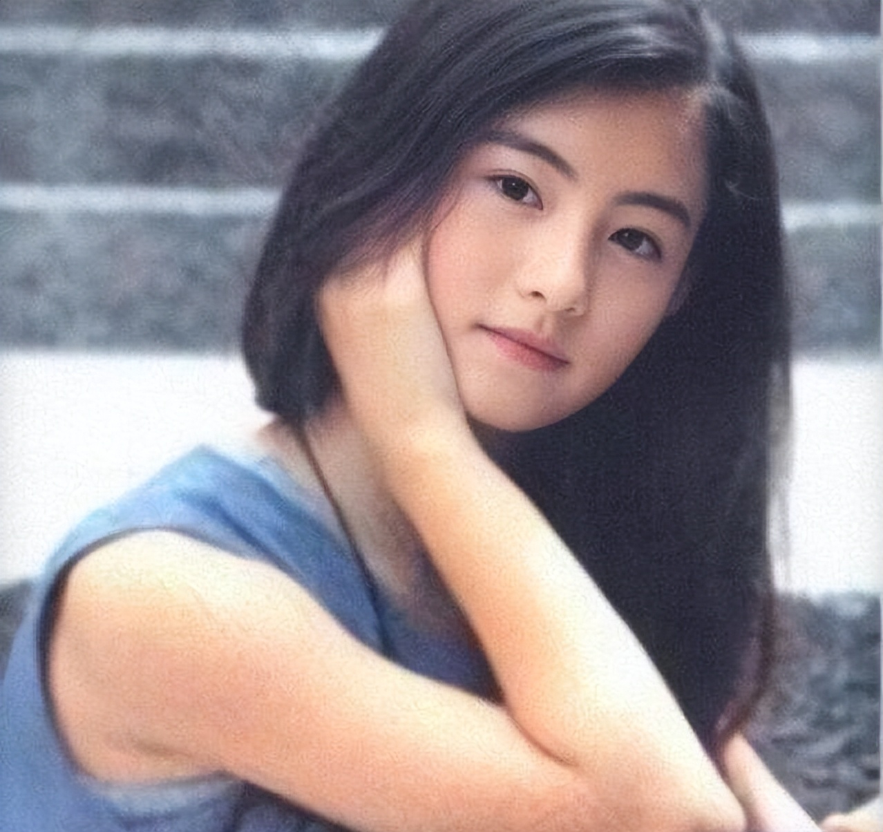 女明星十几岁的“少女之美”，干净清淡、浑然天成，我出不去了
